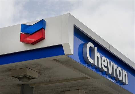 May 23, 2023 · Chevron’s stock CVX, +0.13% fell 1.8% to $152.44, as stock-based ... Tomi Kilgore is MarketWatch's deputy investing and corporate news editor and is based in New York. You can follow him on ... 