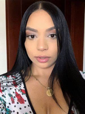 Marleny Nunez was born on June 9, 1994 (age 29) in Dominican Republic.According to numerology, Marleny Nunez's Life Path Number is 11. She is a celebrity youtube star. Dominican social media star based in New York whose fashion, fitness and lifestyle vlogs have amassed her 420,000 subscribers and 75 million overall views on YouTube.. Marlenynunez