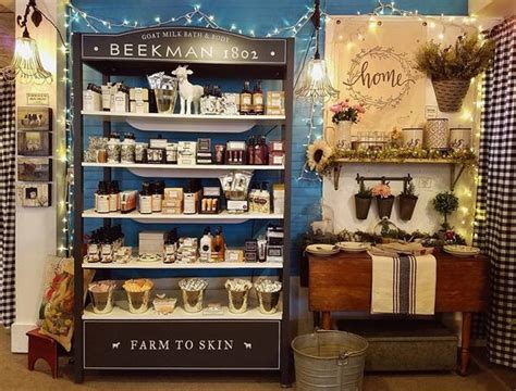 For unique urban farmhouse décor, Marmalade Mercantile’s selections will leave your home or office space looking cozy and stylish. Take a look for yourself.. 