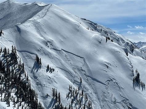 Maroon Bowl skiers in deadly avalanche were experienced, did a snowpack analysis the previous day
