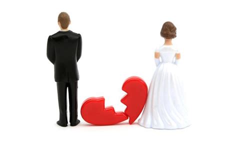 Marriage to diplomat crumbles while living abroad