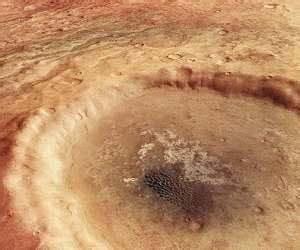 Mars Express peers into Mars