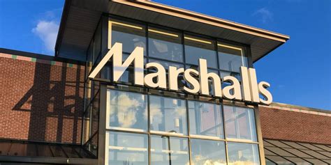 At Marshalls, we think life’s better with surprise. With Brands that Wow and Prices that Thrill, we have new surprises arriving every day. Come discover the ever-changing selection, from the designers and brands you love across ladies fashion, shoes, beauty, home, men's, kids and even more...
