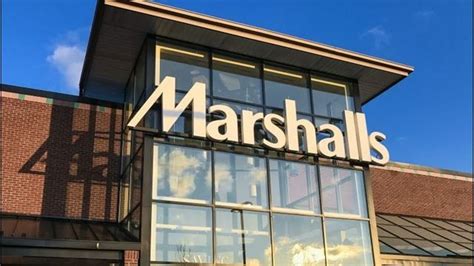 At Marshalls, we think life's better with surprise. With Brands that Wow and Prices that Thrill, we have new surprises arriving every day. Come discover the ever-changing selection, from the designers and brands you love across ladies fashion, shoes, beauty, home, men's, kids and even more.... 