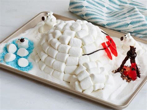 Marshmallow Igloo Cake with Polar Friends - Food …