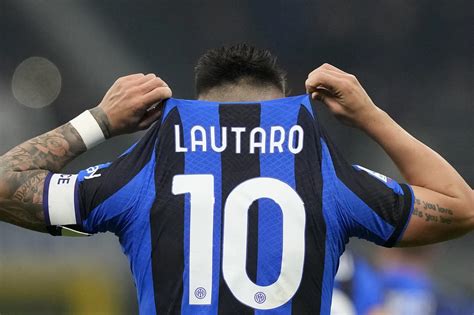 Martínez scores again in 2-1 win for Serie A leader Inter at Atalanta. AC Milan loses to Udinese