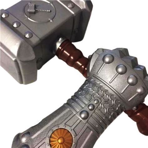 Martelo do thor de brinquedo para comprar. .  ...