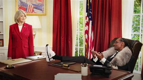 Feb 9, 2023 · Snoop Dogg Takes the Oval Office With Martha Stewart and Coaches Tony Romo in Skechers Super Bowl Commercial. The legendary West Coast rapper and media personality appears in the Skechers Super... . 