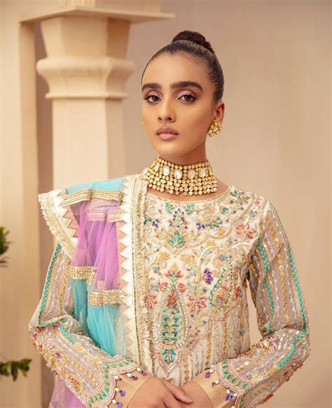 Maryum n maria. At Maryam N Maria, we take pride in crafting exquisite Eastern women's wear of impeccable quality, steeped in the rich tapestry of Pakistani culture. Our diverse collection is a celebration of tradition and luxury, offering an extensive array of styles, sizes, and colors to suit every individual's unique taste and pref 