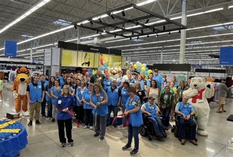 Maryville walmart. Aug 10, 2023 · With the support of Walmart Store 801 associates, three women who have worked at the Maryville Walmart since it opened in 1985 cut a Greater Maryville Chamber of Commerce ribbon during Friday’s grand reopening event at the store. With the ribbon in the front row are Denise Drummond, Debbie Spire and Cheryl Wiederholt. 