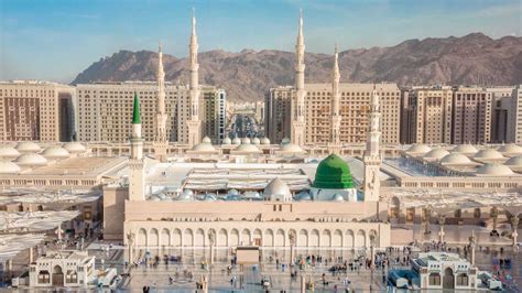 Masjid an nabawi. A 360 degree view from outside the Holy Prophet Muhammad's Masjid, Al-Masjid an-Nabawi, in Madina, Kingdom of Saudi Arabia.This is the mosque that millions a... 