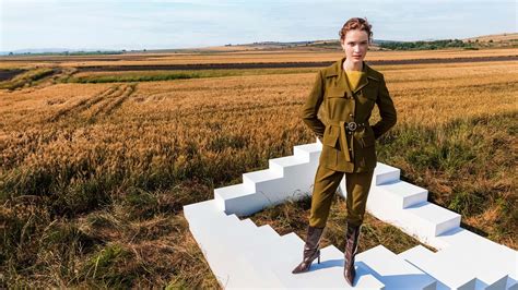 Maskülen; Erilliğin Farklı Yüzleri. 