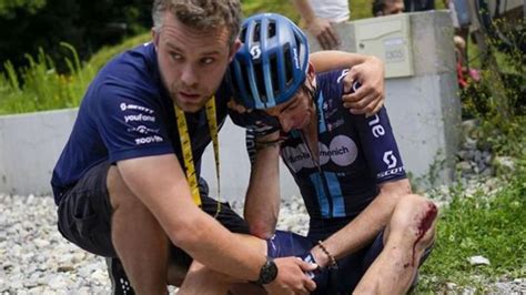 Mass crash on Tour forces organizers to briefly halt Stage 14. Pogacar, Vingegaard escape unscathed