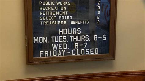 Mass. lawmakers consider pilot program to introduce four-day workweek