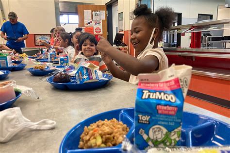 Massachusetts 1 of 8 states where schoolkids can now eat free school meals