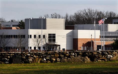 Massachusetts federal prison employee accused of accepting payments from inmate