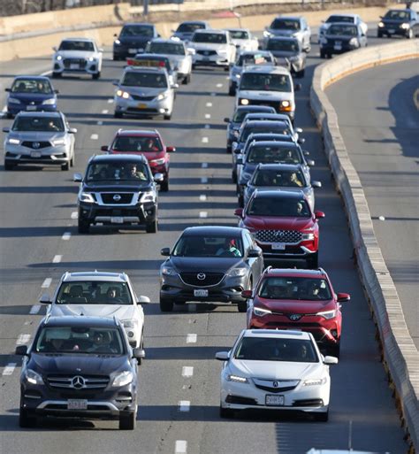 Massachusetts has 3rd-worst highway traffic in US, report says