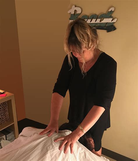Massage everett. Progressive Chiropractic & Massage is your local Chiropractor in Everett serving all of your needs. Call us today at 425.355.5000 for an appointment. 