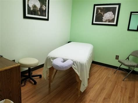 Massage herndon va. A Touch of Health Therapeutic Massage, Herndon, Virginia. 185 likes. We provide professional therapeutic, rehabilitative, and extreme relaxation massage from highly trai 