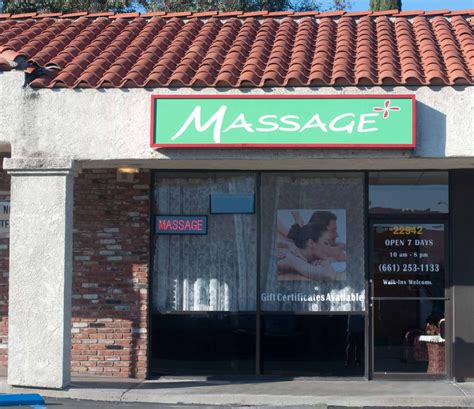 Massage santa clarita. I usually go to another massage place in Santa Clarita, and it's much more expensive. Having said that, $20 for a 45 min. massage meant I knew I wasn't going to get the same experience, and that's A-OK. There are no separate rooms - the main room is dimly lit with about eight comfy adjustable bed/seat things. There is nice calming music playing ... 