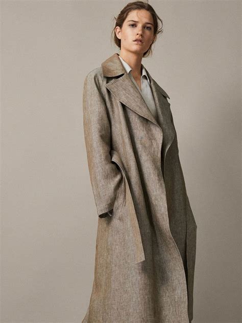 Massimodutti usa. Massimo Dutti USA Online Shop. The Massimo Dutti USA online shop offers a large range of products from jackets and shoes to gloves and dresses. The Fall/Winter ’18 is a recent collection from Massimo Dutti that features simple elegance and warm tones. The double breasted wool coat is an elegant, timeless piece to wear through the cold months. 
