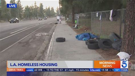Massive RV encampment cleanup underway in Hollywood Hills 