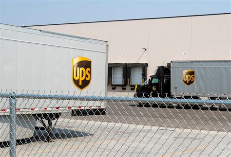 Massive Visalia UPS hub opens, launches hiring frenzy