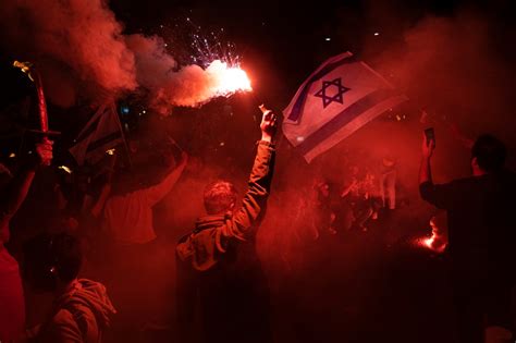 Massive protests, strike erupt in Israel over court reforms