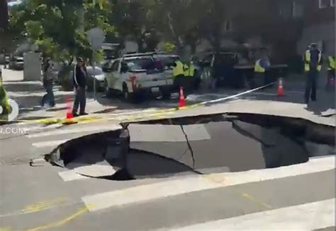 Massive sinkhole forms in Pacific Heights after water main break