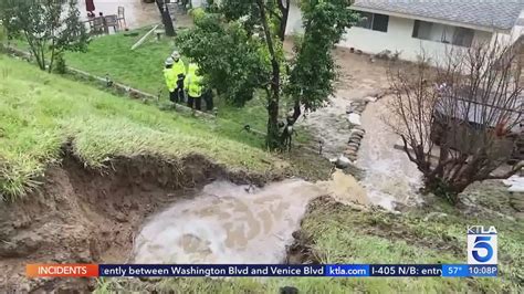 Massive sinkhole threatens homes in Camarillo