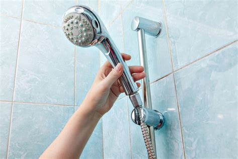 Masterbating with the shower head. The shower head method will amplify the general masturbating experience and give you an intense orgasm. It's one of the best masturbation techniques in the bathroom. Use the Bathtub Technique. If you want to use a bathtub faucet for pleasure, you can start adjusting the water levels. Set the water temperature and flow according to your … 