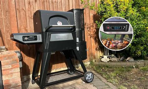 Gravity Series 560. In a nutshell: Enormous grill area cooks up to 21 burgers at once. Control temperature and cooking time with the app or digital controls. Reaches 110°C in 7 minutes or 370°C in 13 minutes. Built-in temperature gauge and meat probe thermometer.
