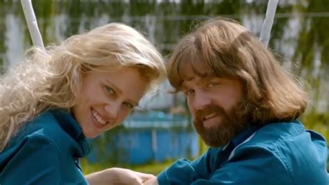 Masterminds engagement photos. Watch the clip titled "Engagement Photos" for the film Masterminds (2016). Jandice (Kate McKinnon) and David (Zach Galifianakis) take some odd engagement photos. 