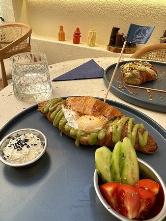 Mathilda Croissant & Coffee Kruvasanın En İyisi, Kahvenin. 