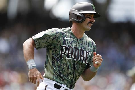 Matt Carpenter acquired by Braves in multiplayer trade with Padres