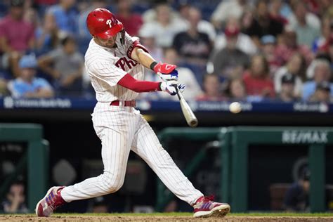 Matt Olson hits homers 49, 50, not enough as Phillies top Braves 7-5 in 2nd game of doubleheader.