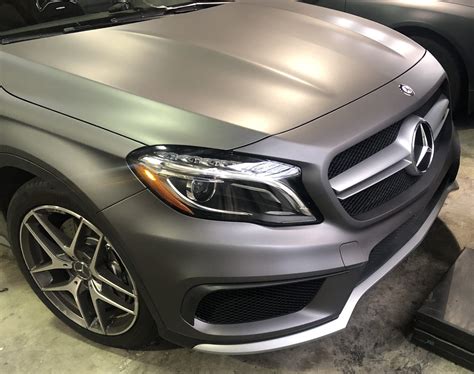 Matte car wrap. Generally, expect the price to range from $8 to $15 per square foot. 2. Specialty Vinyl Wraps: In addition to the standard matte black vinyl options, there are specialty vinyl wraps available in unique finishes and textures. These can include brushed metal, carbon fiber, or textured matte black wraps. 