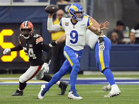 Matthew Stafford throws 3 TD passes as Rams win 3rd straight, 36-19 over Browns