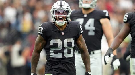 Matthew berry positional rankings. Oct 22, 2023 · 1. Getty Images. Below are my Week 7, 2023 positional ranks for PPR leagues. As always, these ranks are continually updated throughout the week, so check back often. And don’t forget to check ... 