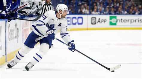 Matthews says focus solely on hockey, winning after signing extension