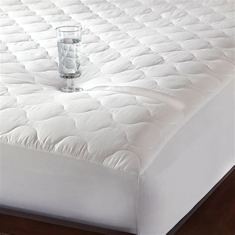 Mattress cover for queen. Feb 29, 2024 · SafeRest Premium Hypoallergenic Vinyl Free Waterproof Mattress Protector - Queen. $45 now 16% off. From $38 Fabric: Cotton terry over polyurethane ... 