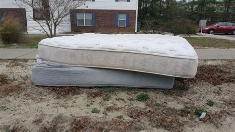 Mattress removal near me. Mattress Disposal Plus works hard to provide professional removal and mattress disposal Pensacola FL at an affordable price. You can depend on our quality hauling services and enjoy convenient, easy-to-use, online booking. Our mattress removal specialists provide friendly, contactless in-home and outdoor pickups. 1. Schedule. 