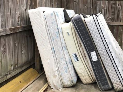 Mattress removal service. Hauling away a mattress and box spring is never a fun or easy task. That's where we come in! When you give our mattress removal team a call, you can expect: Free, no-obligation estimates. Same-day and next-day mattress disposal appointments. Friendly, trained, and fully licensed employees. 