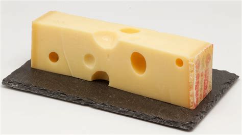 Maturation des fromages à pâte pressée cuite de type emmental. - Tintin - la isla negra / rustica.
