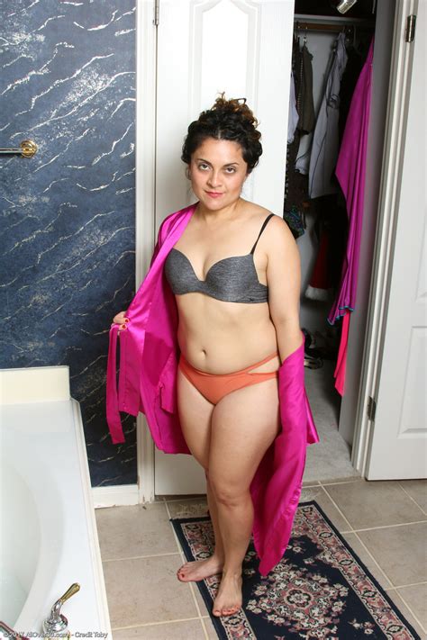 Mature trimmed pussy. .  ...