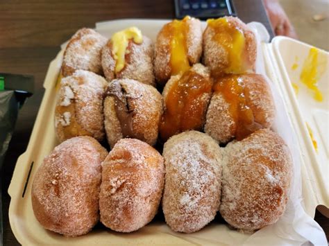 Feb 22, 2020 ... Donut Dynamite (Maui) Donut Dynamite makes brioche-based donuts. They incorporate poi ...