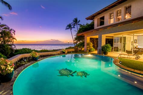 Maui homes. These are all of the Wailuku Homes for sale currently in the Maui MLS. Wailuku is in central Maui, situated right next to Kahului. It is about a 5 minute drive to the airport. 
