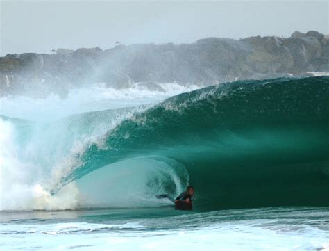  Get today's most accurate Hale'iwa surf report