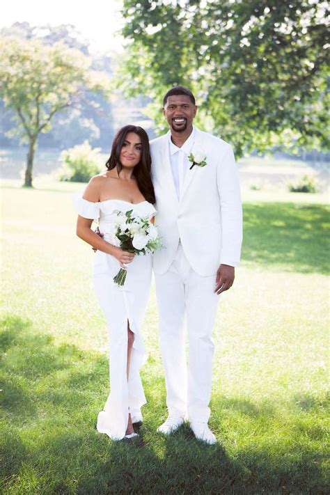 His first child, Mariah, who is currently a teenager was the result of the relationship between Jalen Rose and his former girlfriend Mauri Goens. His other children include Gracie Rose (daughter and LaDarius (son), although the identity of their mother is unclear to the public.. Mauri goens