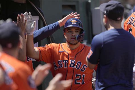 Mauricio Dubón’s homer in the ninth inning lifts Astros past A’s 3-2